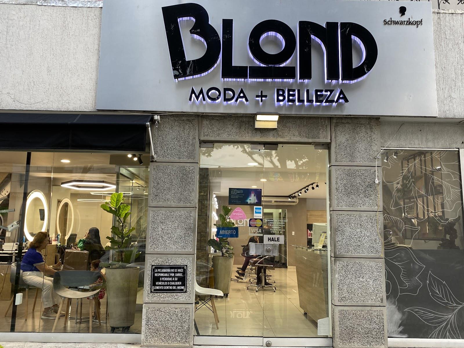 Fachada de la sede Nueva Tequendama con el letrero BLOND Moda + Belleza